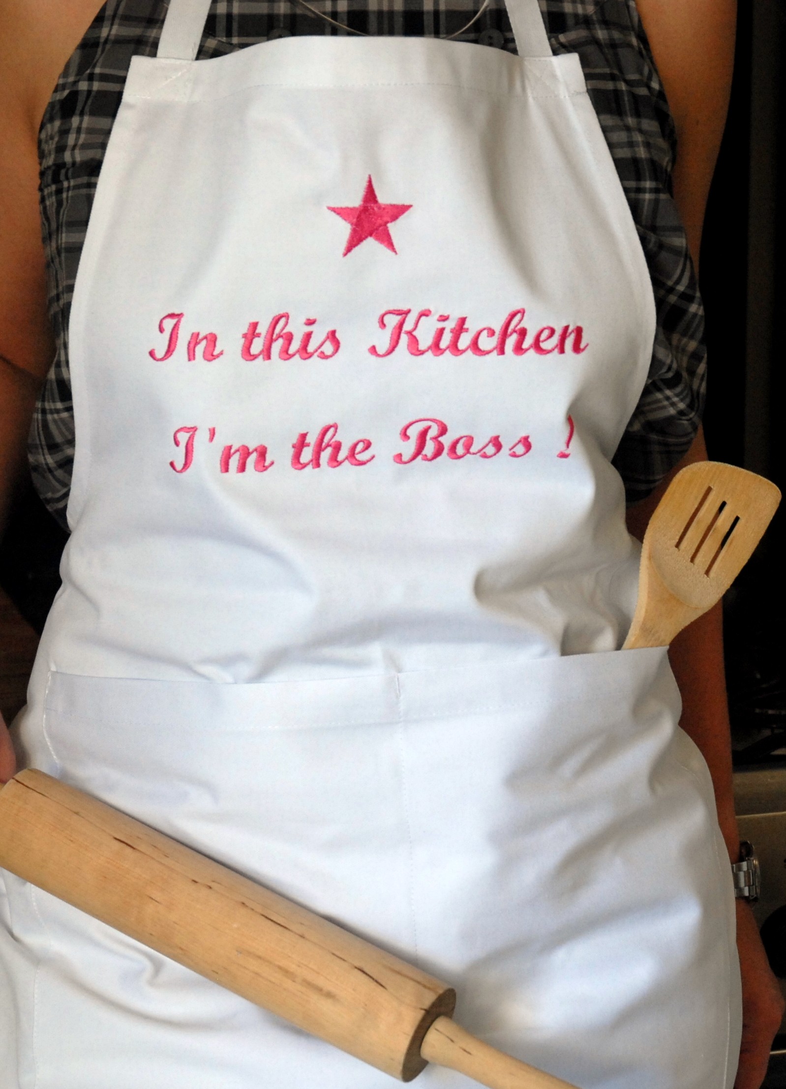 Tablier de cuisine femme personnalisé fuchsia - La Star de la cuisine